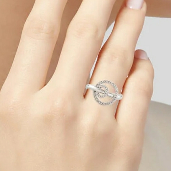 BRAND NEW With TAGS 14 Karet Gold & Diamond Circular Ring - Picture 3 of 7